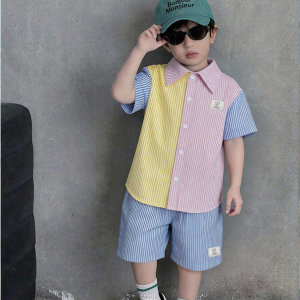 2 pièces Ensemble chemise col châle blocs de couleurs et short rayé bleu pour enfants